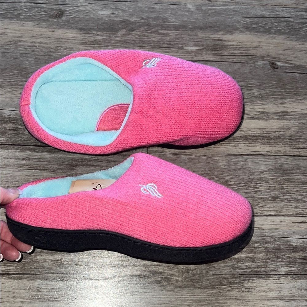 Elegant Pink Women's Slippers